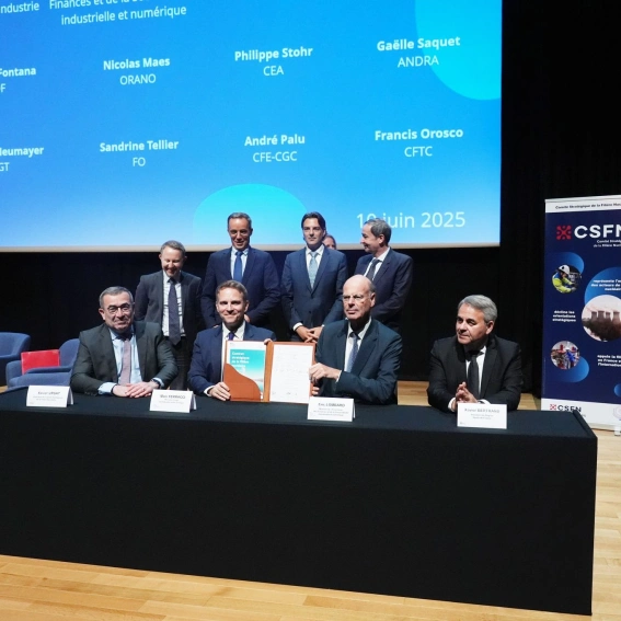 Signature du contrat stratégique de la filière nucléaire pour structurer la relance
